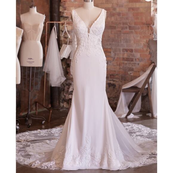 sottero and midgley alec lace mesh low back train wedding dress - Picture 6 of 12